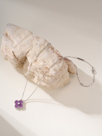 Van Cleef & Arpels Violet Stone Four-Leaf Clover Single Flower Diamond Necklace-3907